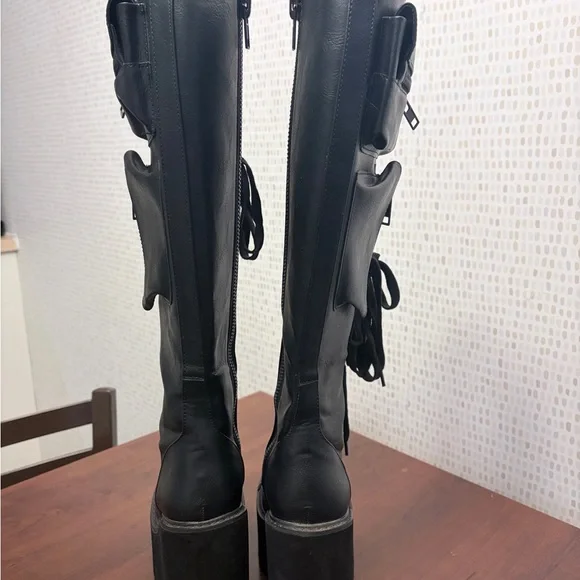 Current Mood x Dolls Kill - OBSIDIAN POCKET PLATFORM BOOTS - Picture 4 of 5